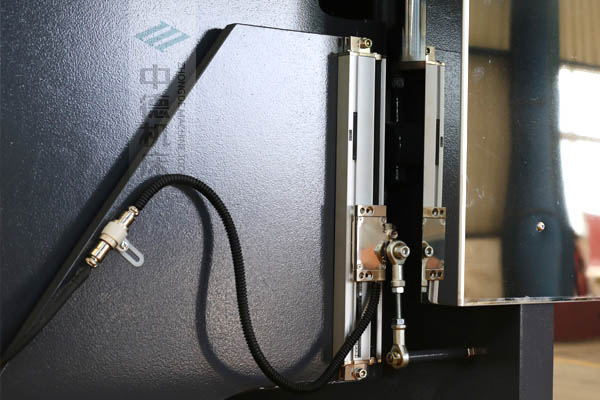 ZDPE8025采用進(jìn)口光柵尺,高精度傳感,Y軸位置數(shù)據(jù)反饋無延時(shí).jpg ZDPE8025采用進(jìn)口光柵尺,高精度傳感,Y軸位置數(shù)據(jù)反饋無延時(shí).jpg